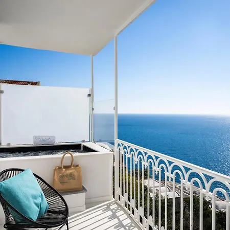 Gianlica Konukevi Positano